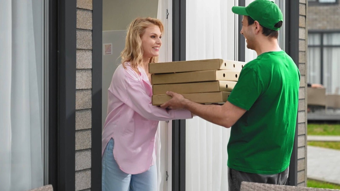Papa Johns CEO follows Domino's in admitting pizza problems