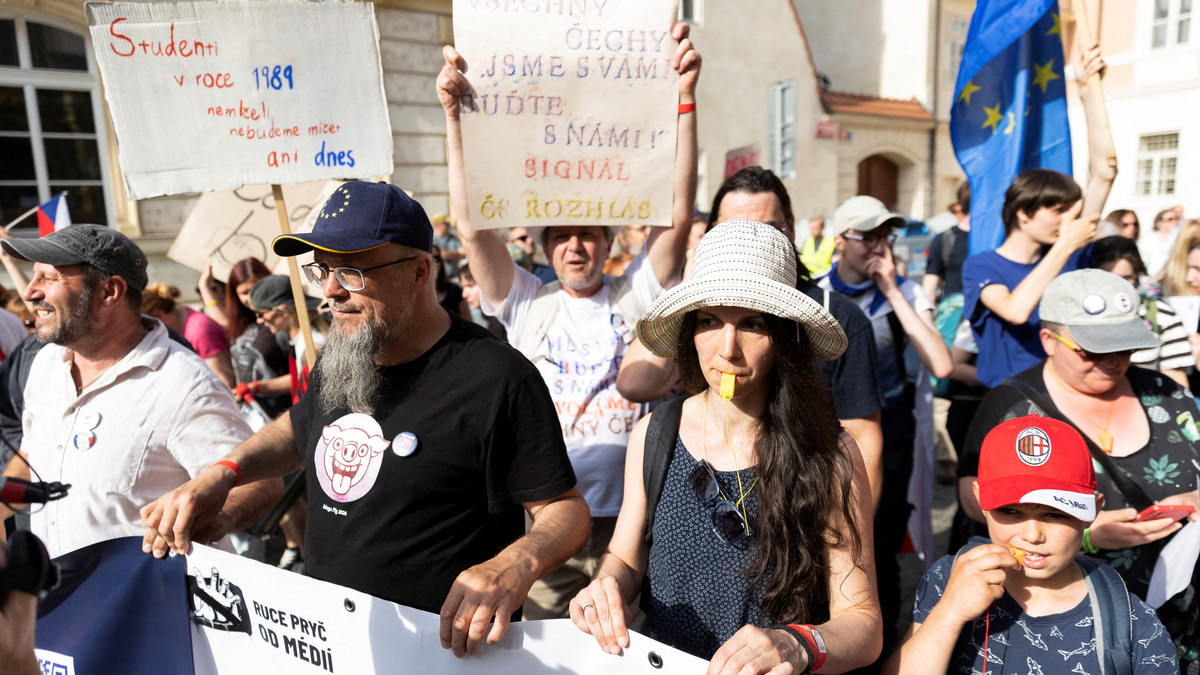 FILE PHOTO: People attend a protest rally in support of public media as the Czech government plans to revamp and cut funding for Czech TV and Czech Radio, in Prague, Czech Republic, May 24, 2026 REUTERS/Eva Korinkova/File Photo