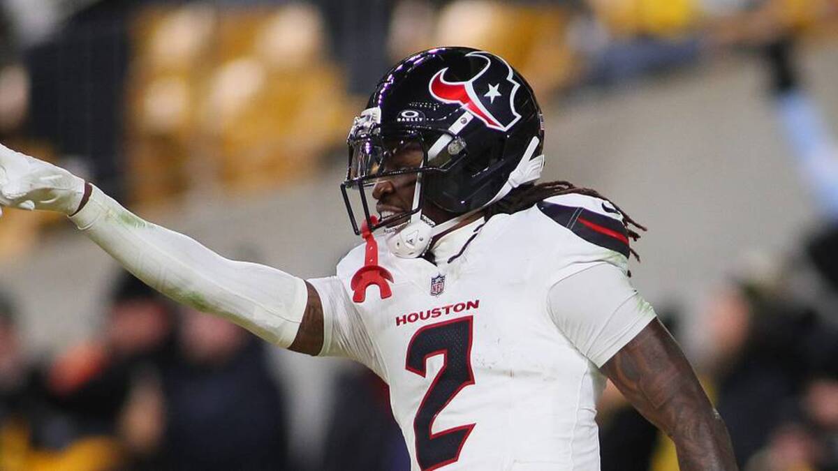  Houston Texans safety Calen Bullock (2) celebrates a touchdown during the second half of the NFL Wild Card game against the Pittsburgh Steelers at Acrisure Stadium in Pittsburgh, PA on January 12, 2026. | USA TODAY Network via Reuters Connect 