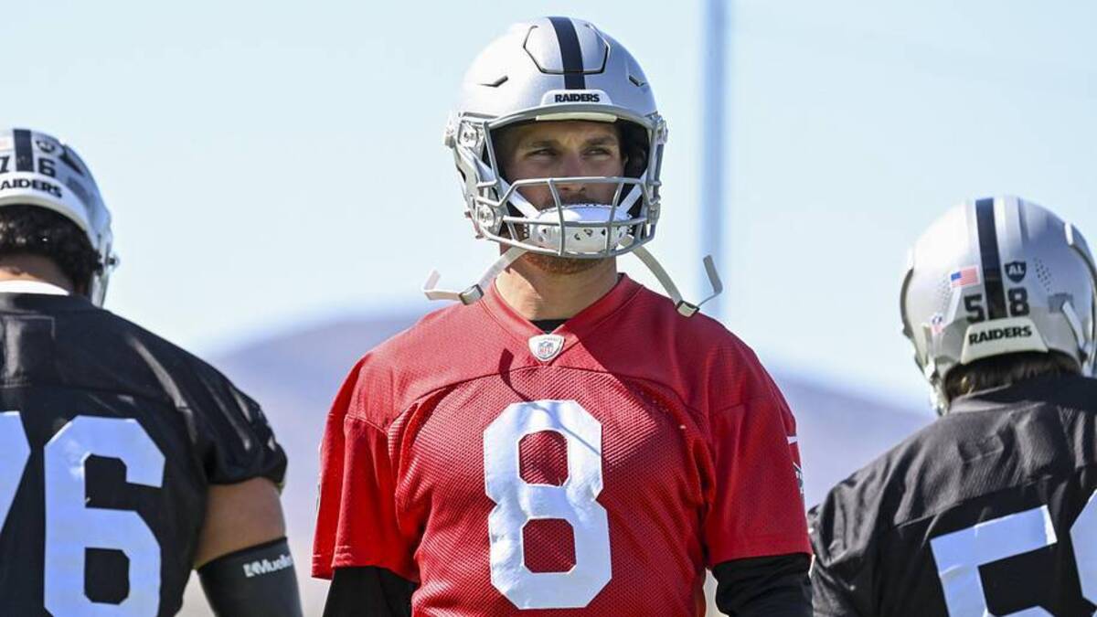  May 20, 2026; Henderson, NV, USA; Las Vegas Raiders quarterback Kirk Cousins (8) warms up during organized team activities at Intermountain Health Performance Center. Mandatory Credit: Candice Ward-Imagn Images | Candice Ward-Imagn Images 