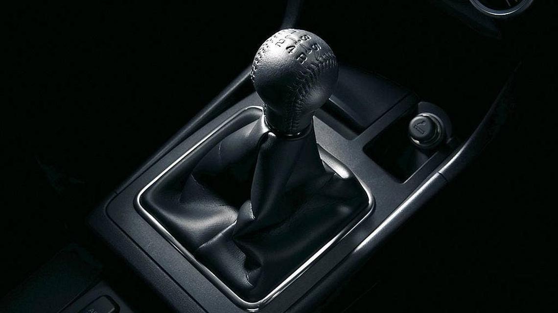 Mitsubishi CEO Loves Manual Transmissions-Just as the Pajero Returns 