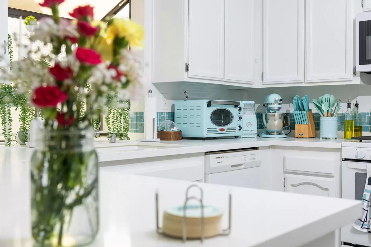 “In ’Naynay’s Kitchen of Progress, my kitchen monitor plays a loop of the Carousel of Progress attraction preshow while still managing to set up all my kitchen timers and fetch recipes for me,” he says.