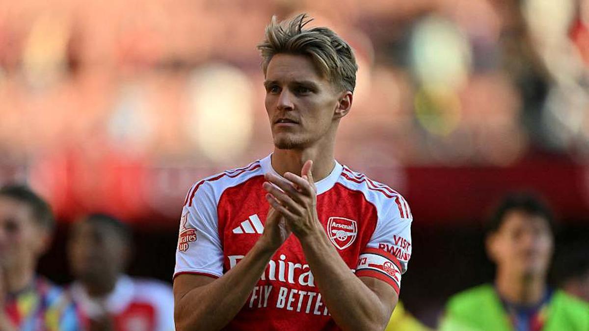  The Arsenal captain's future is under consideration. | Getty Images/Glyn Kirk/AFP 