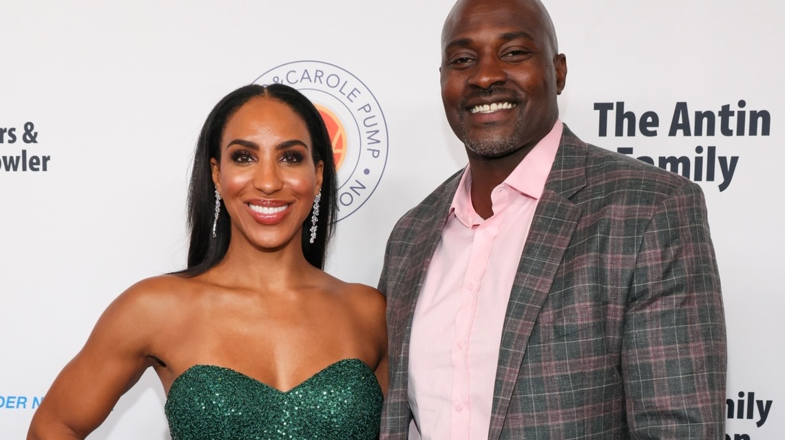 Marcellus Wiley Gets Served Annemarie's Court Documents at Disney World 