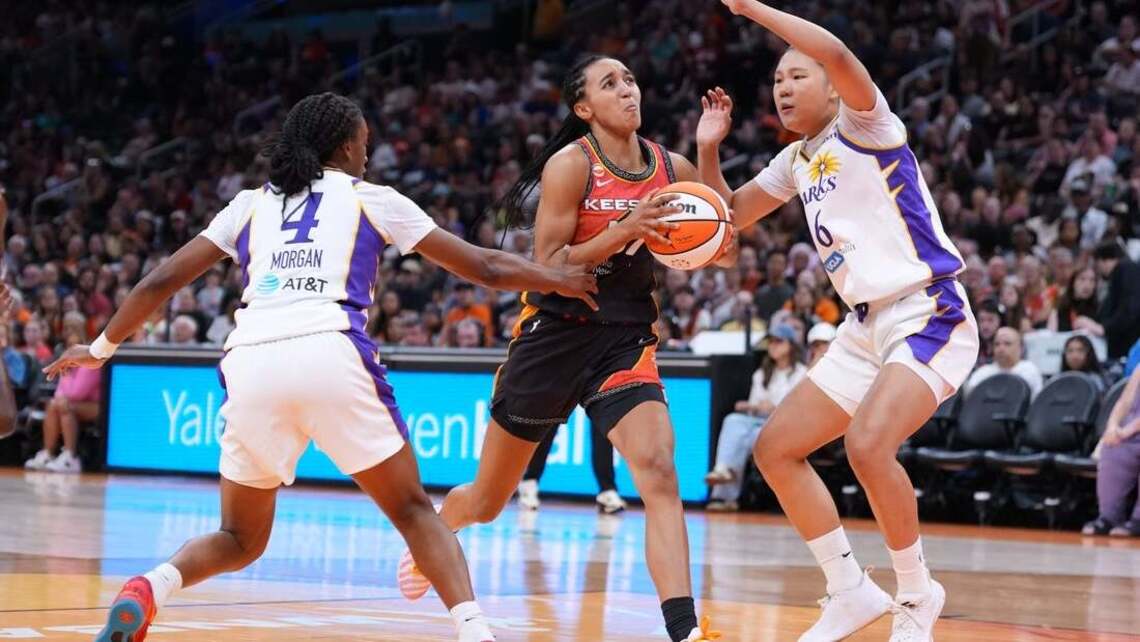 Olivia Nelson-Ododa stays hot, leads Sun past Sparks