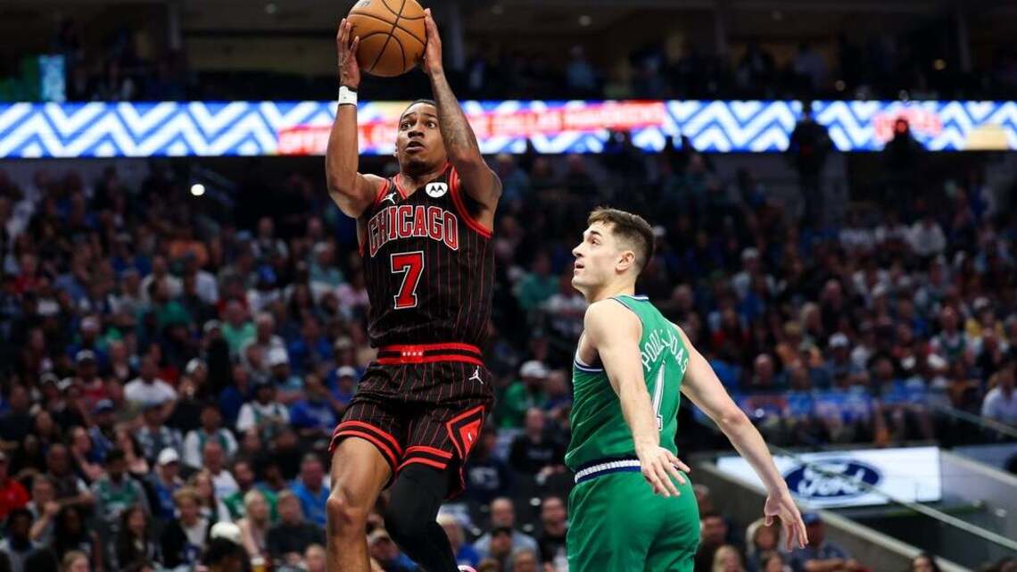 Report: Bulls trade Rob Dillingham to Hornets for Buddy Hield, cash 
