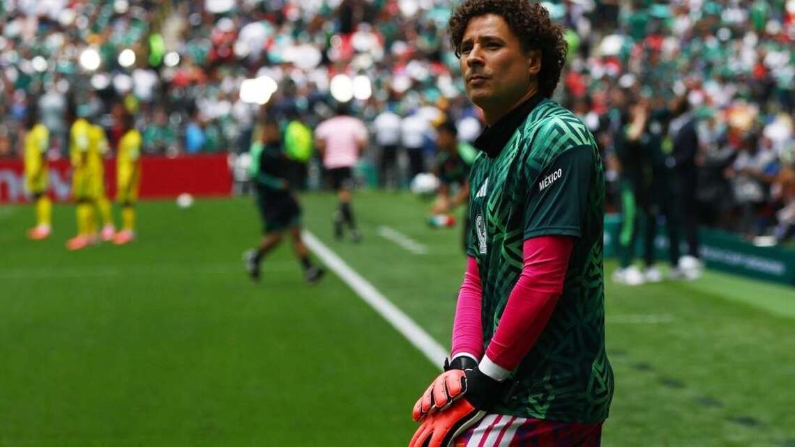 Mexico coach won't commit to starting Guillermo Ochoa