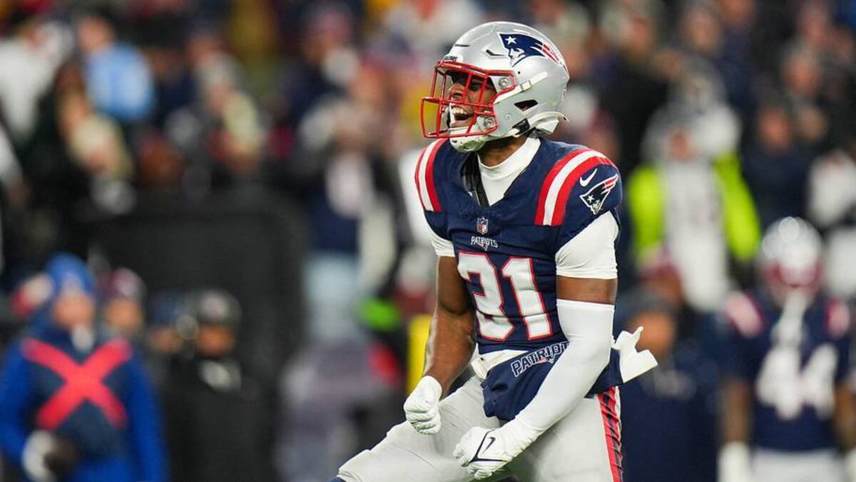  Jan 11, 2026; Foxborough, MA, USA; New England Patriots safety Craig Woodson (31) celebrates a defensive stop during the second quarter against the Los Angeles Chargers in an AFC Wild Card Round game at Gillette Stadium. Mandatory Credit: David Butler II-Imagn Images | IMAGN IMAGES via Reuters Connect 