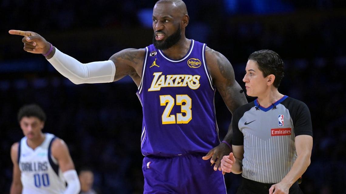LeBron James, depleted Lakers face Mavericks 