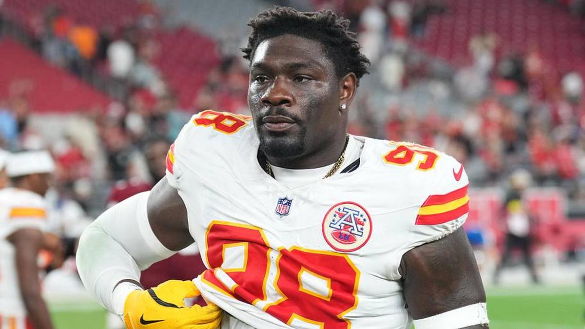  Aug 9, 2025; Glendale, Arizona, USA; Kansas City Chiefs defensive end Janarius Robinson (98) after the game against the Arizona Cardinals at State Farm Stadium. Mandatory Credit: Joe Camporeale-Imagn Images | Joe Camporeale-Imagn Images 