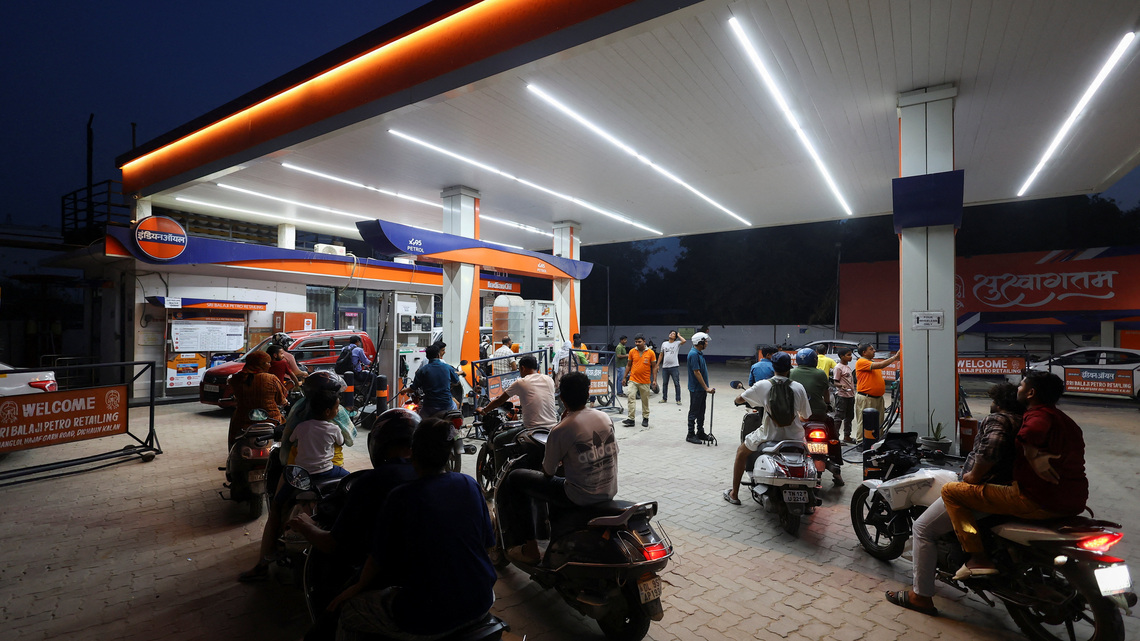 IMF says oil prices, weak monsoon pose biggest risks to India's FY27 GDP growth 