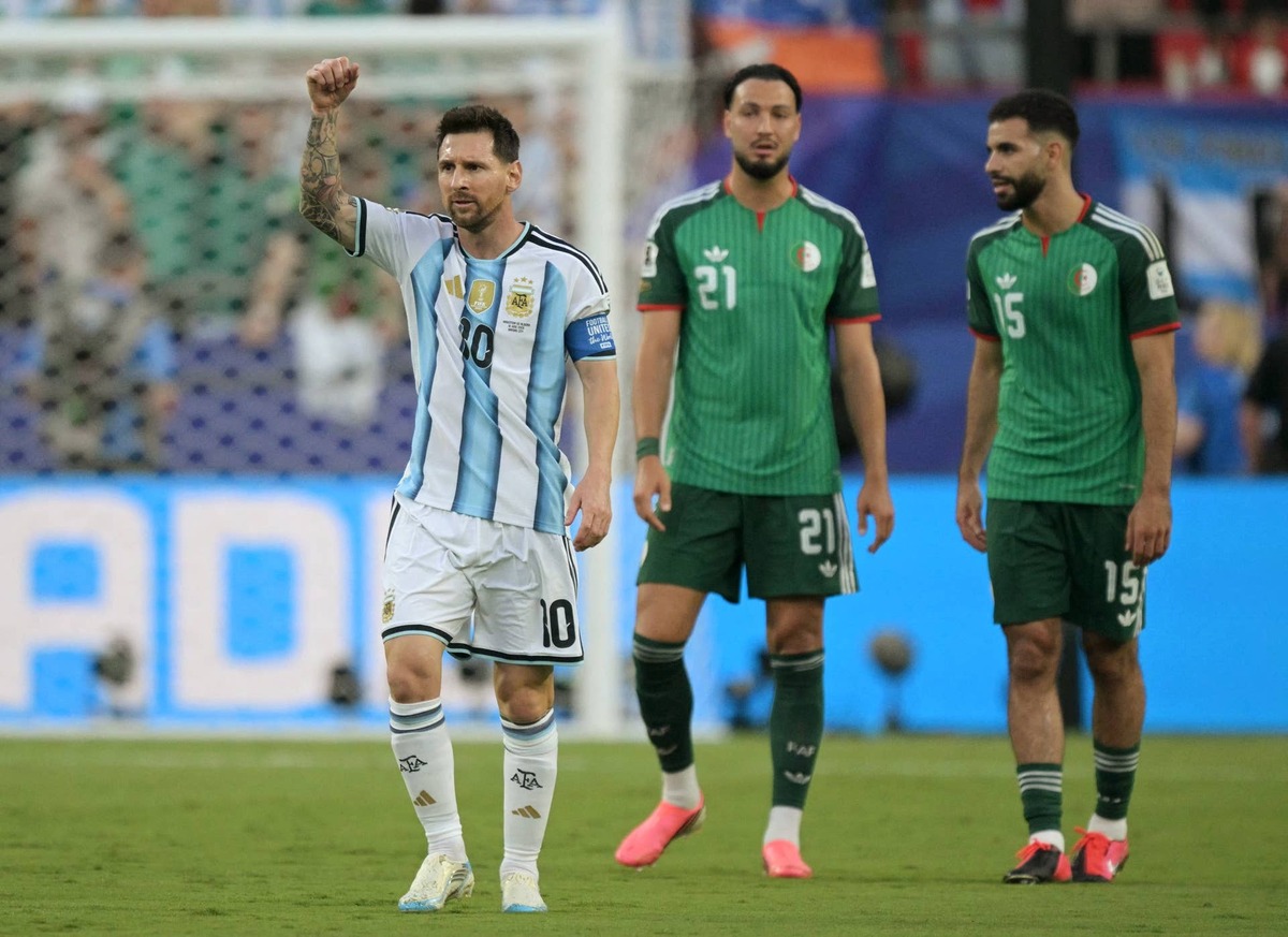  Lionel Messi celebrates scoring his team's first goal during the 2026 World Cup Group J football match between Argentina and Algeria. Photo by JUAN MABROMATA / AFP via Getty Images
