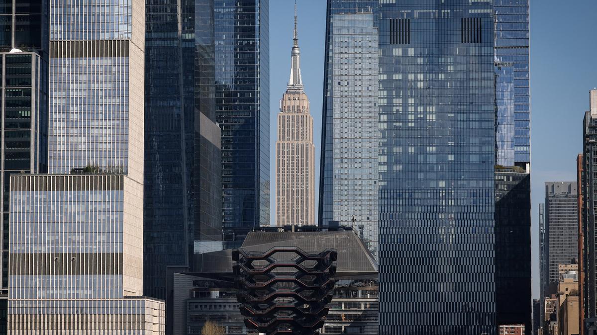 The Empire State Building amongst the Manhattan skyline in New York City, U.S., April 14, 2026. REUTERS/Brendan McDermid