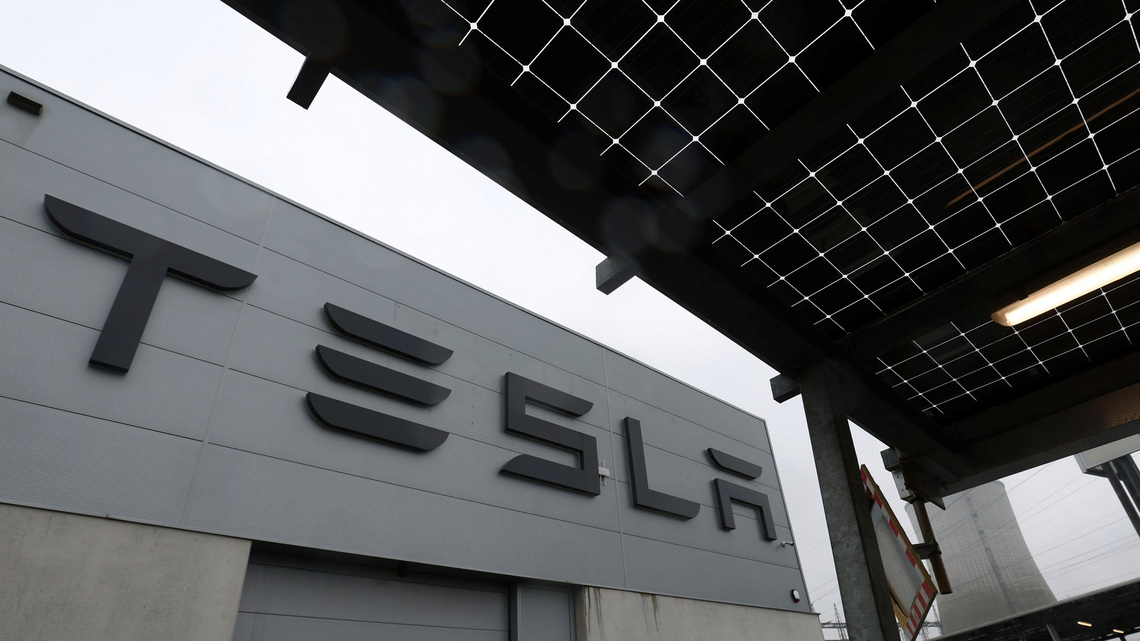 Tesla's supervised self-driving system often misreads speed limits, Belgian safety group finds 