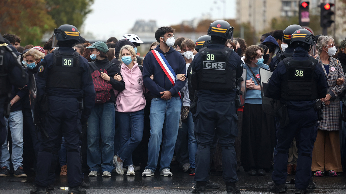 Greta Thunberg joins French teens on new day of school protests