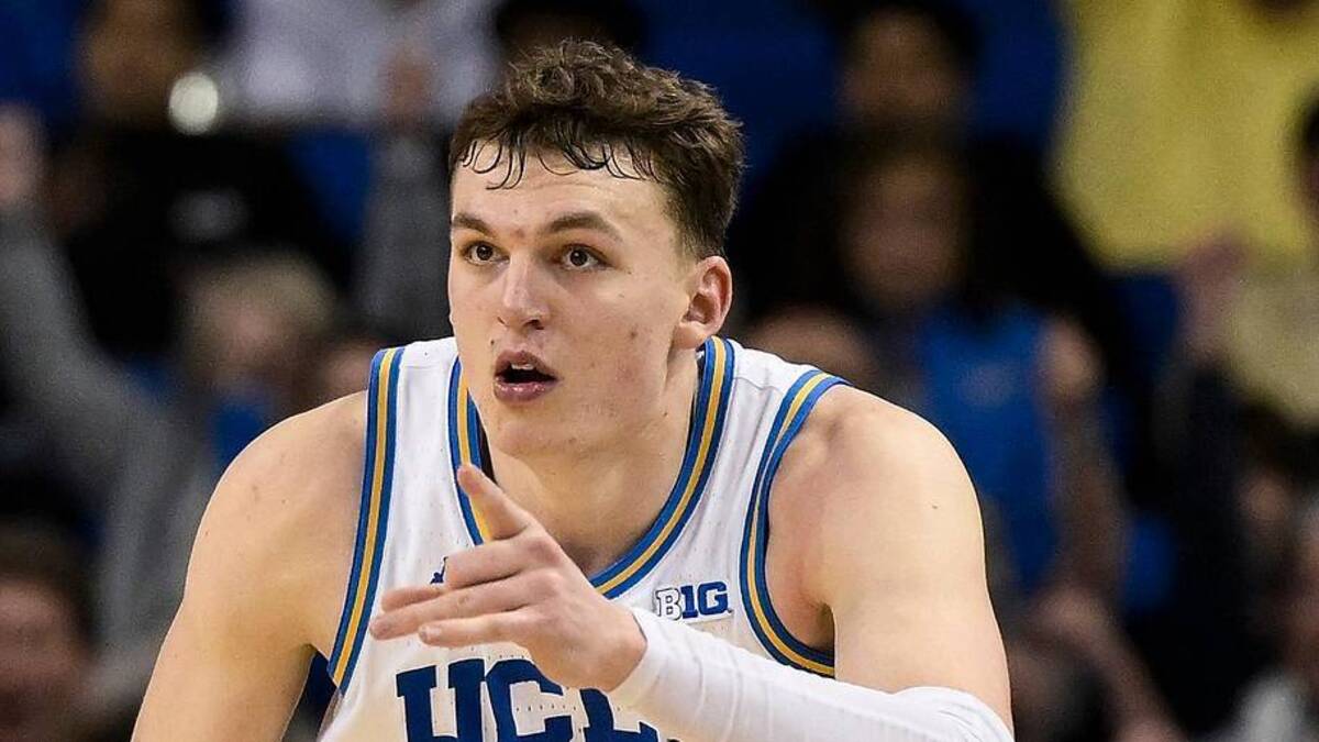 Mar 3, 2026; Los Angeles, California, USA; UCLA Bruins forward Tyler Bilodeau (34) points to teammates after hitting a 3-point jumpshot during the second half at Pauley Pavilion presented by Wescom Financial. Mandatory Credit: Robert Hanashiro-Imagn Images | Robert Hanashiro-Imagn Images 