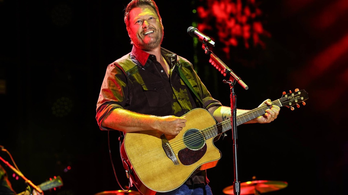 Blake Shelton Surprises Fans With Husband-Wife Duet Onstage: 'Real Life Fairytale' 