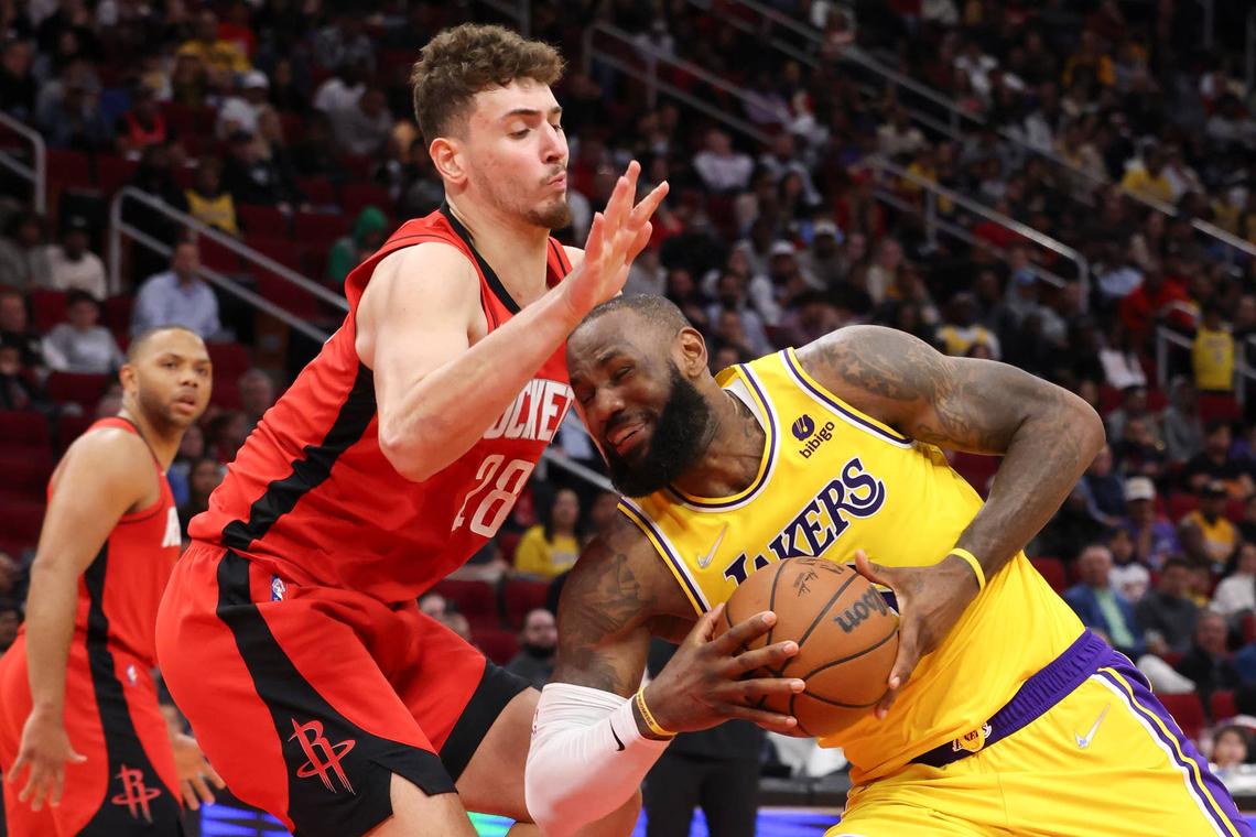  Los Angeles Lakers forward LeBron James (6) drives against Houston Rockets center Alperen Sengun (28) in the fourth quarter at Toyota Center. Houston Rockets won 139 to 130. Thomas Shea-USA TODAY Sports