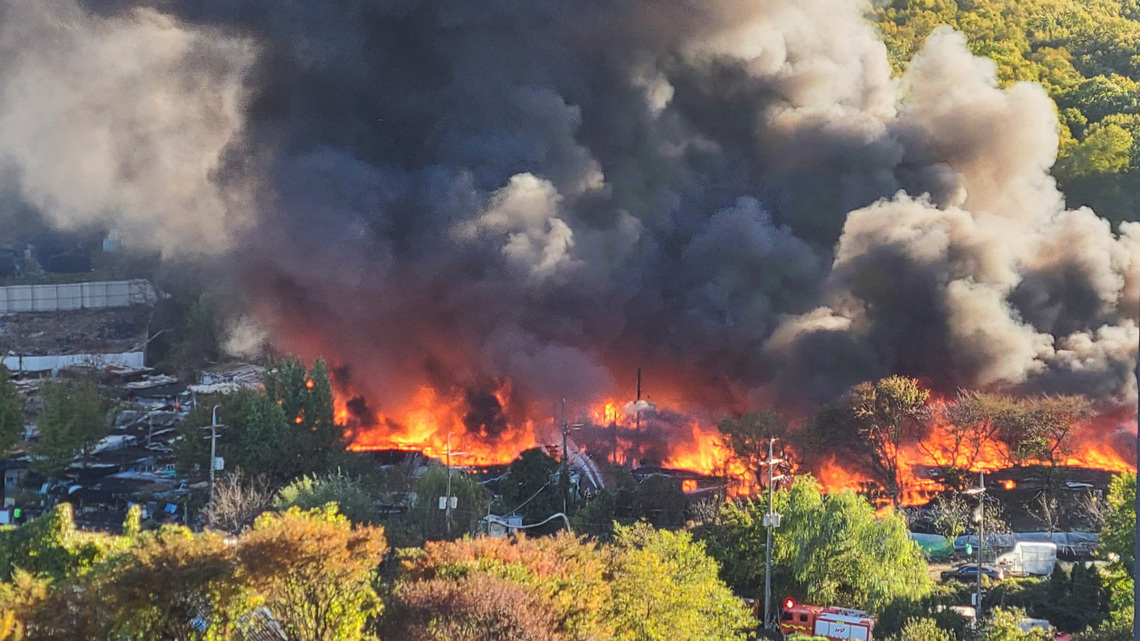Fire breaks out in shantytown in Seoul's Gangnam district 