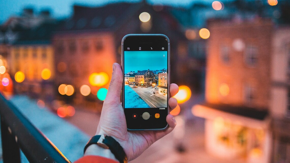 How well can Americans spot AI travel photos when booking a trip?