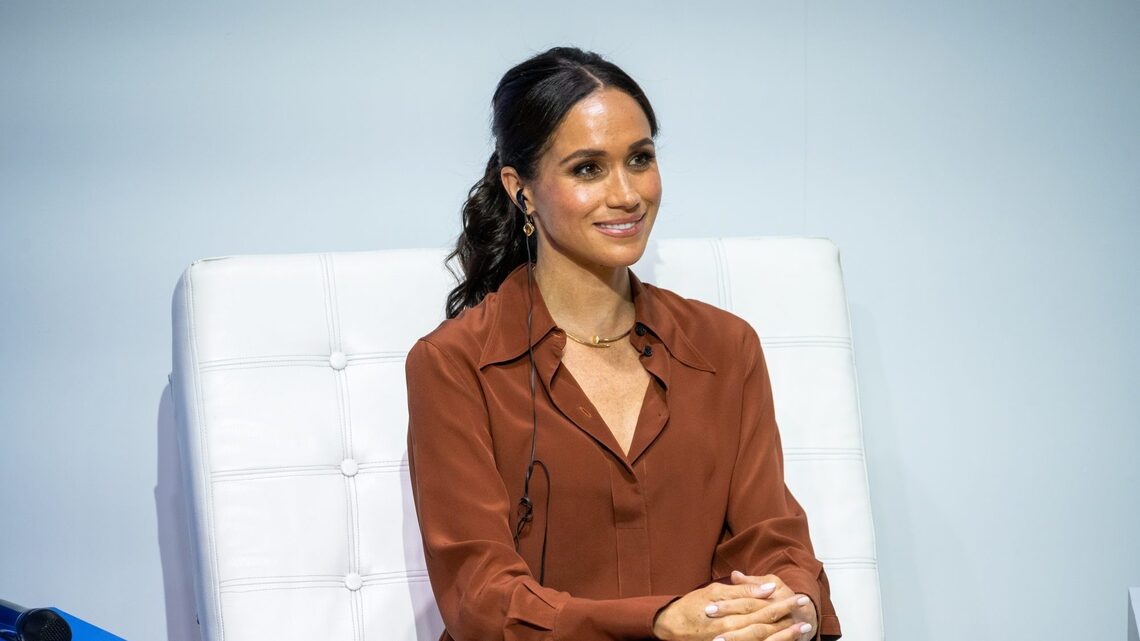 Copy Meghan Markle's Slimming Tailored Jeans Look for Only $39 