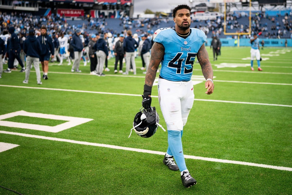  Tennessee Titans linebacker Dre'Mont Jones (45) exits the field after their loss to the Los Angeles Chargers at Nissan Stadium in Nashville, Tenn., Sunday, Nov. 2, 2025.