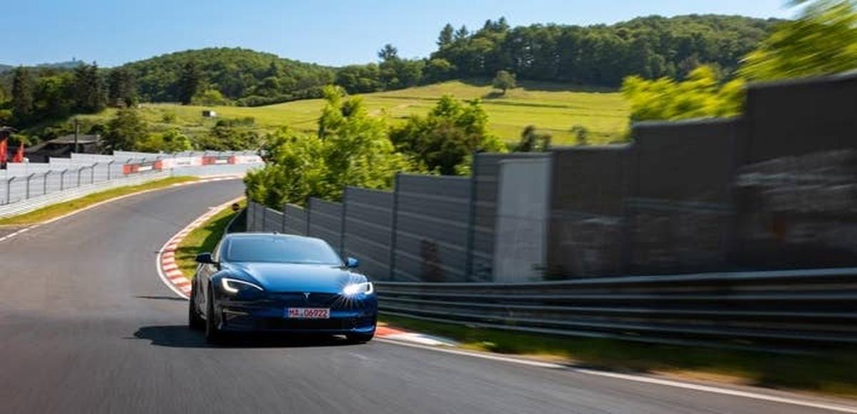  Tesla Model S Plaid