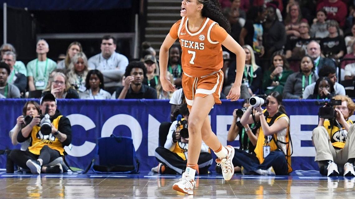 Texas doesn't mess around, dominates Kentucky in sweet 16