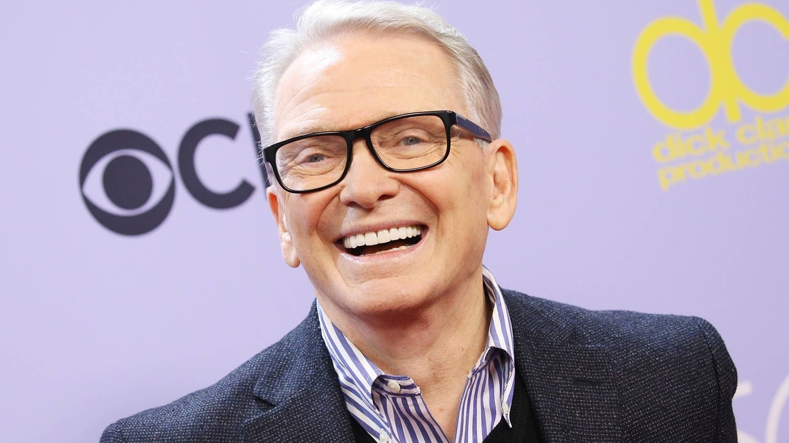 Bob Mackie Remembered Dolly Parton in a Heartfelt Tribute Just Weeks Before His Death at 87 