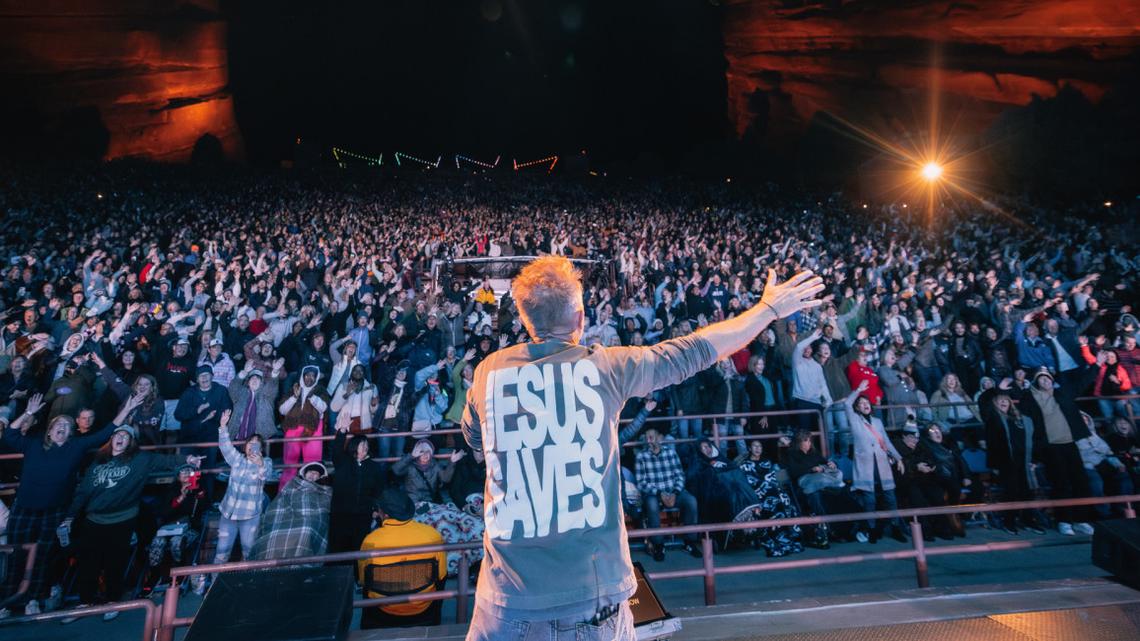 Chris Tomlin Bringing Back ‘Worship Under the Stars' for Fall 2026 