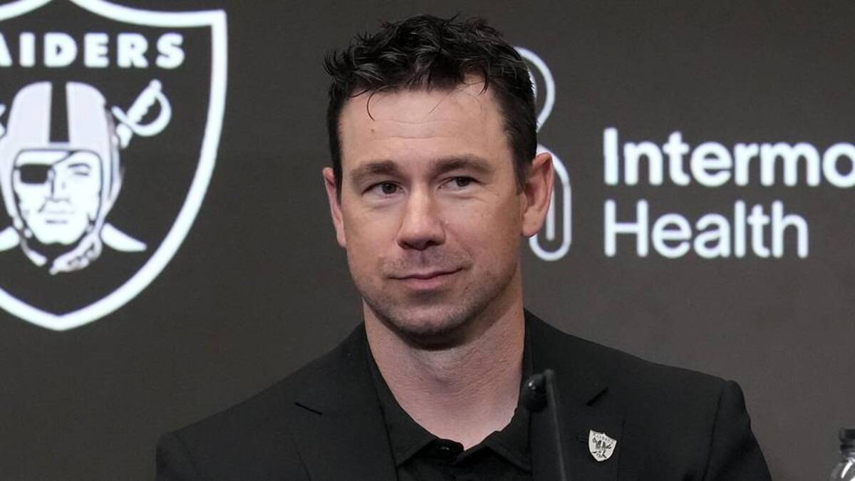  Apr 24, 2026; Henderson, NV, USA; Las Vegas Raiders coach Klint Kubiak at press conference at Intermountain Health Performance Center. Mandatory Credit: Kirby Lee-Imagn Images | Kirby Lee-Imagn Images 