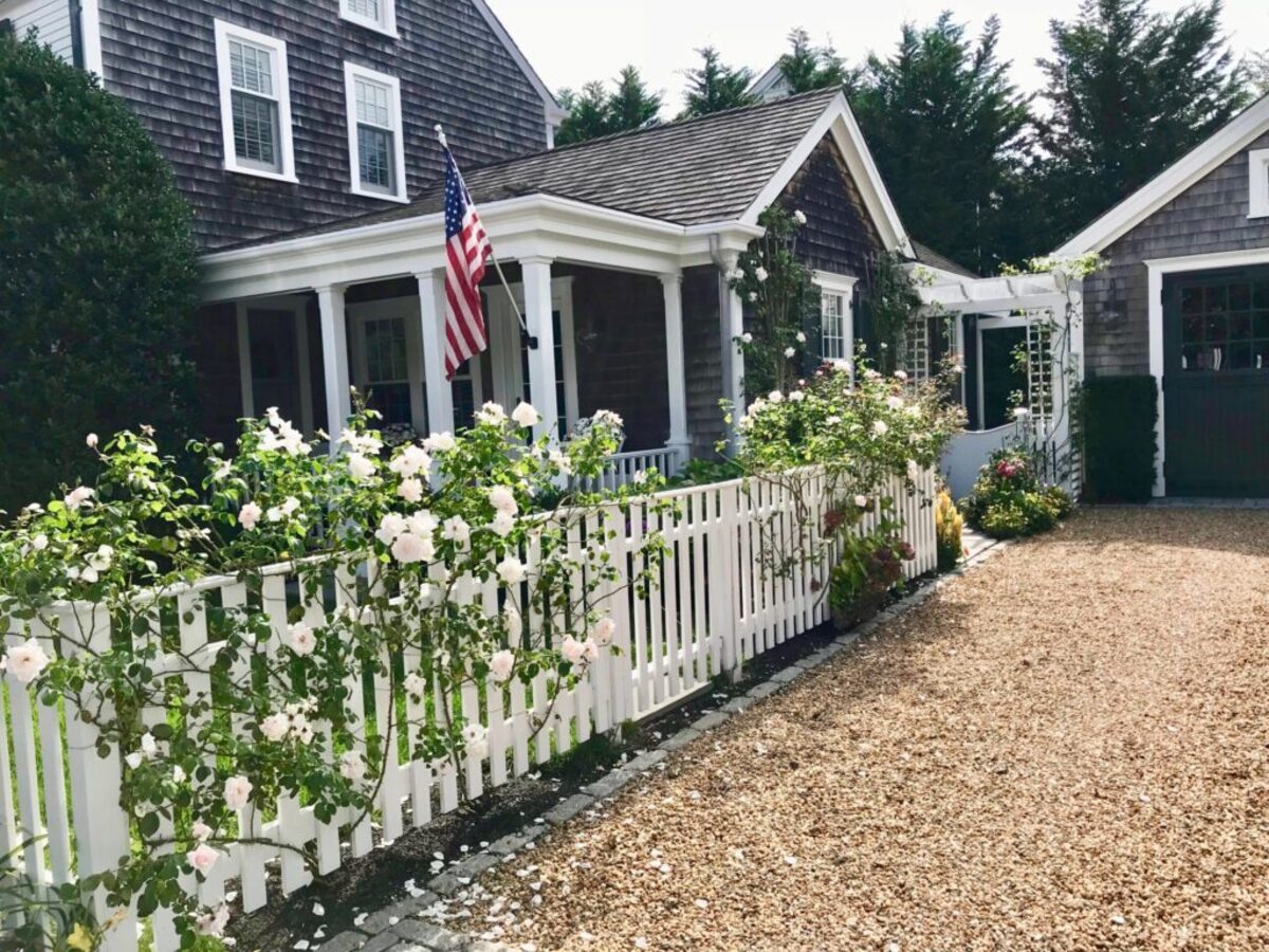  Quintessential Martha’s Vineyard saltbox cottage. Photo credit: Cathy Bennett Kopf 