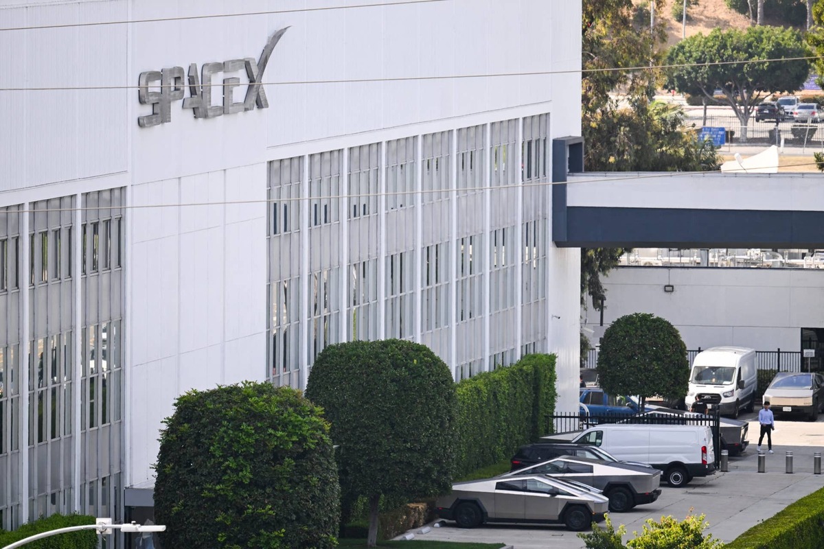  SpaceX is days away from one of the most anticipated initial public offerings in stock market history. T. Fallon/Getty Images