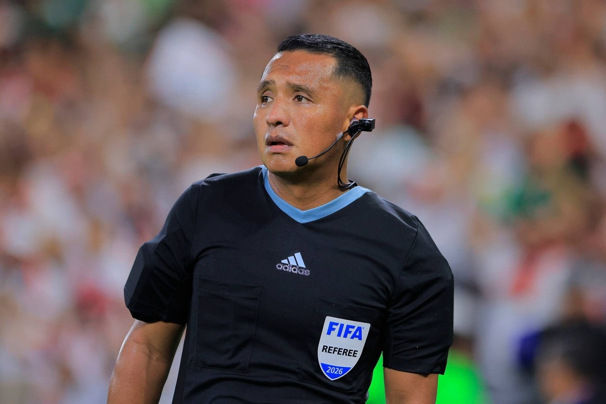  Ivan Arcides Barton referee looks on during the FIFA World Cup 2026 Qualifying Playoff tournament match between Iraq and Bolivia. (Photo by Alfredo Lopez/Jam Media/Getty Images)