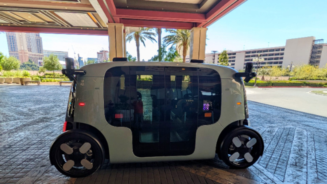 Zoox's robotaxi is gaining active users. Is it catching up to Waymo? 