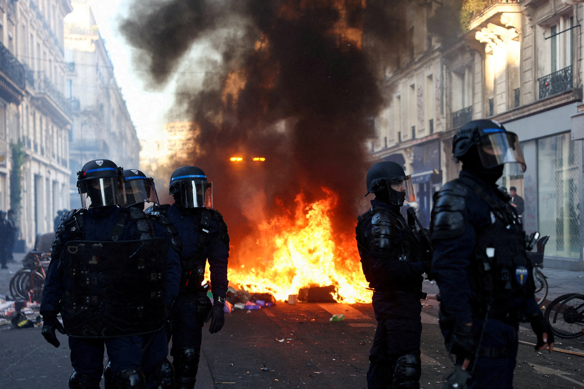 As France erupts, Europe's far right gains from fuel-price anger ahead ...