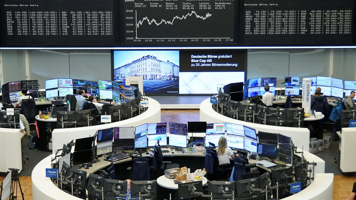 European shares hit more than two-week high as sturdy earnings lift ...