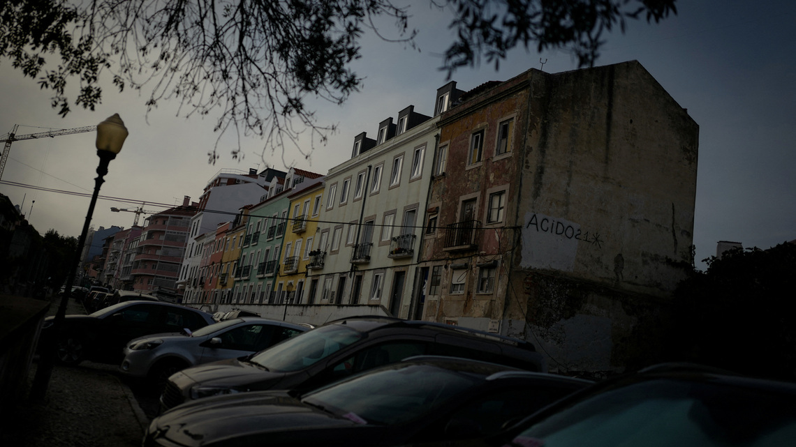 While Spain blocks evictions, Portugal forges on with bill to hasten them 