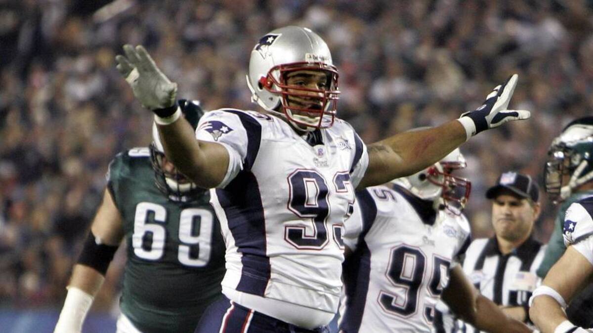  Feb 06, 2005; Jacksonville, FL, USA; New England Patriots defensive end Richard Seymour (93) and Mike Vrabel (50) react against the Philadelphia Eagles during Super Bowl XXXIX at Alltel Stadium. The Patriots defeated the Eagles 24-21. Mandatory Credit: Imagn Images | Imagn Images 