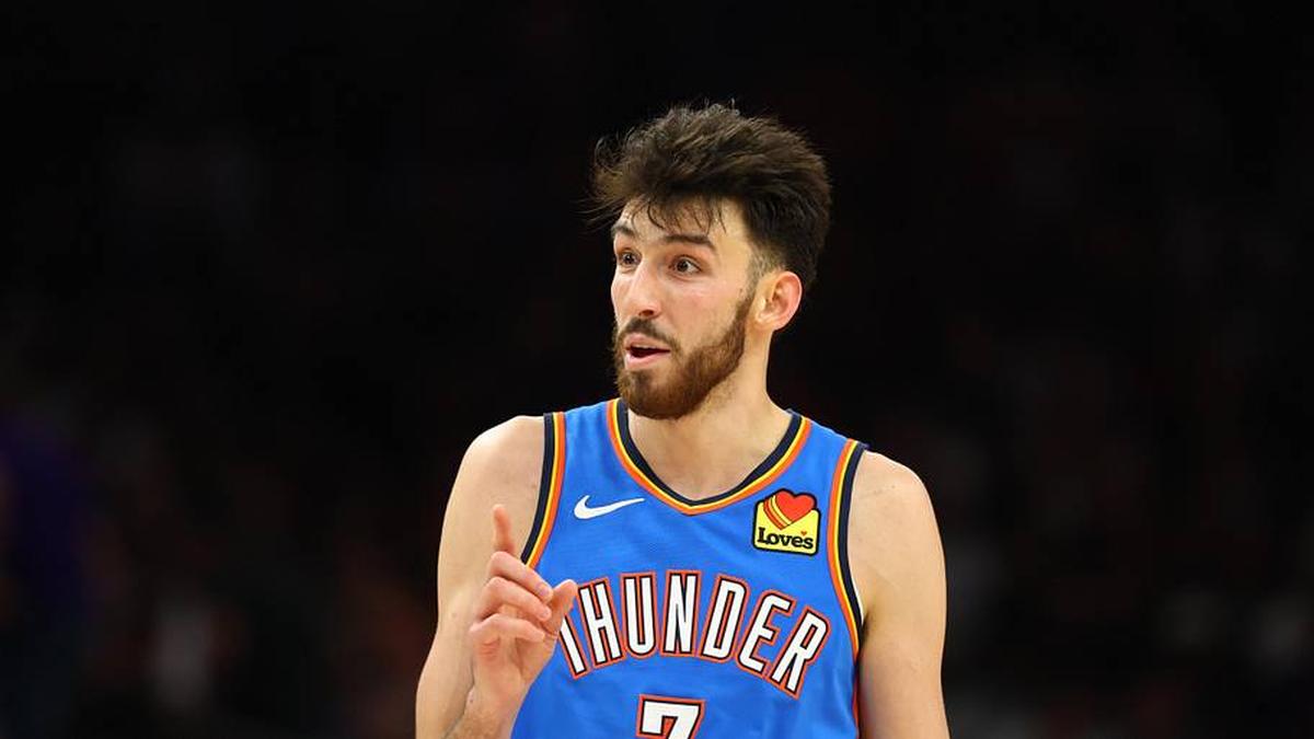  Apr 27, 2026; Phoenix, Arizona, USA; Oklahoma City Thunder center Chet Holmgren (7) against the Phoenix Suns during game four of the first round of the 2026 NBA Playoffs at Mortgage Matchup Center | Mark J. Rebilas-Imagn Images 