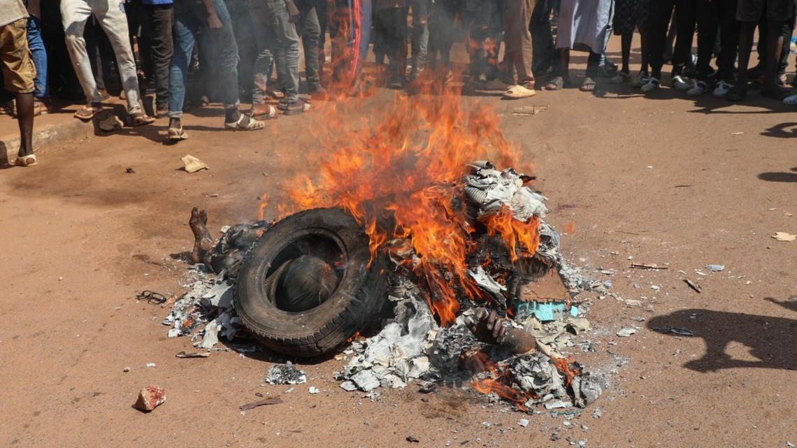 Militants seize major cities in Mali in coordinated attacks 