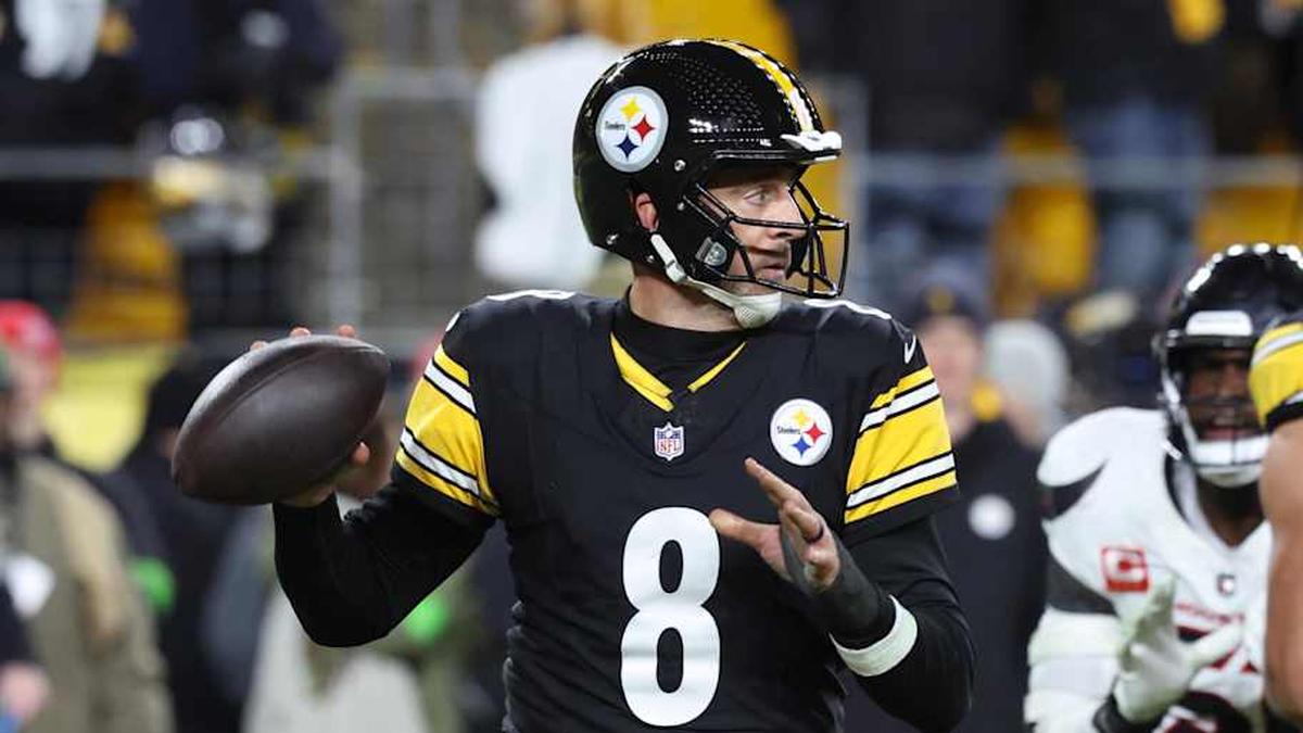  Jan 12, 2026; Pittsburgh, PA, USA; Pittsburgh Steelers quarterback Aaron Rodgers (8) looks to throw during the second half of an AFC Wild Card Round game against the Houston Texans at Acrisure Stadium. Mandatory Credit: Charles LeClaire-Imagn Images | Charles LeClaire-Imagn Images 