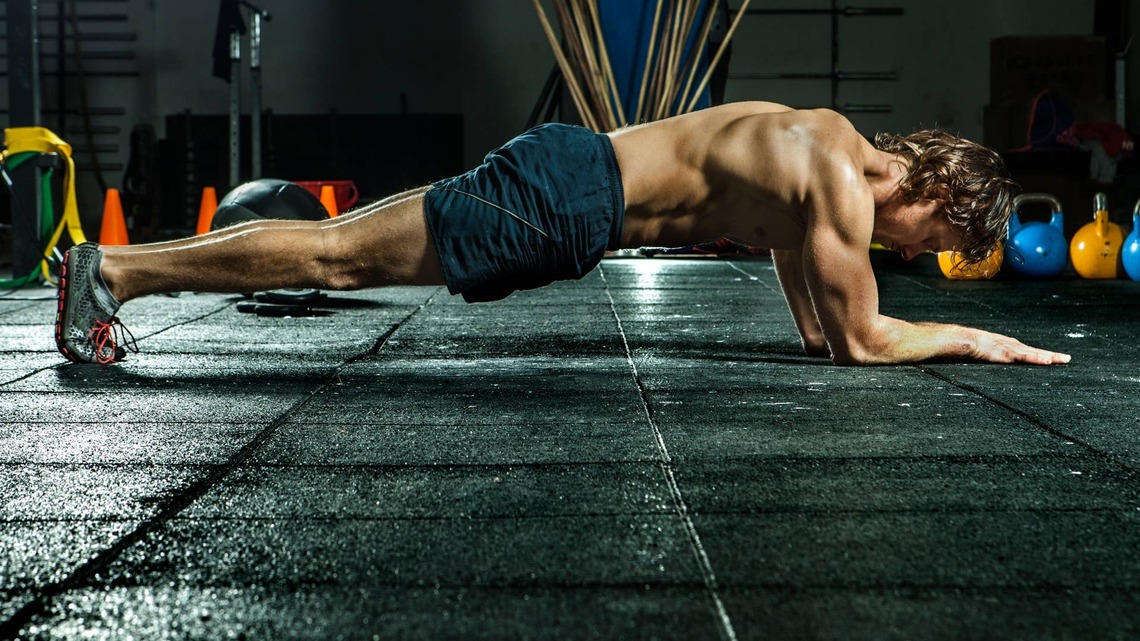 Harvard Says It's Time to Rethink the Ab Exercise Almost Every Guy Has Done