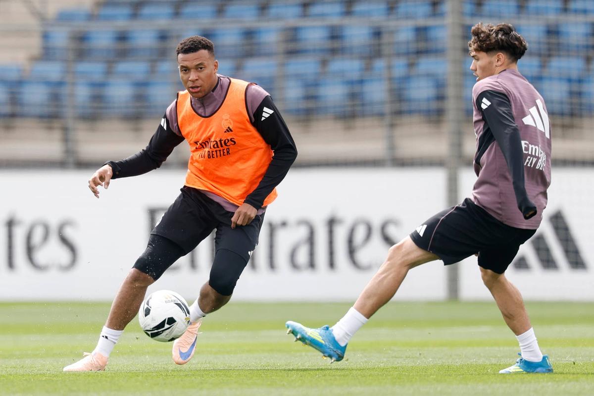  Kylian Mbappé and Thiago Pitarch of Real Madrid are training at Ciudad Real Madrid on May 09, 2026 in Madrid, Spain. (Photo by Antonio Villalba/Real Madrid via Getty Images Photo by Antonio Villalba/Real Madrid via Getty Images