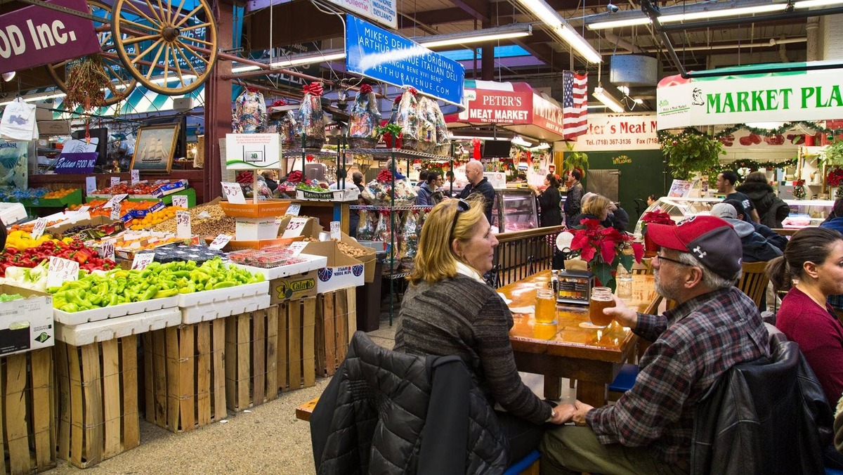  Restaurants and grocers are urging the FTC to crack down on hidden delivery fees that drive up costs for consumers. 