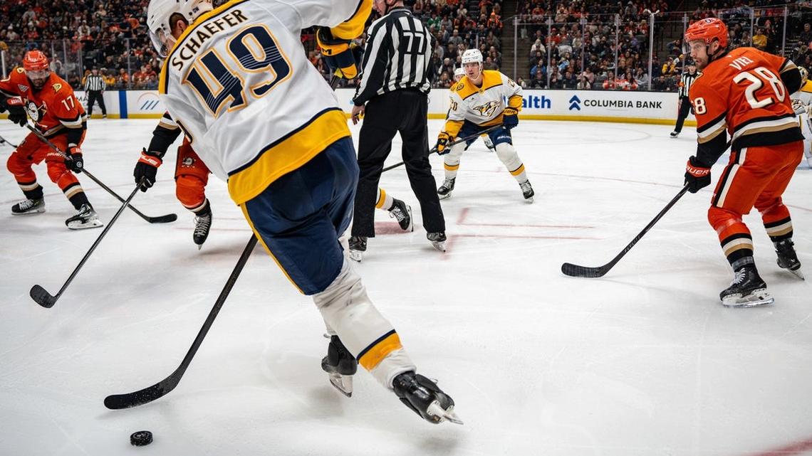 Predators blank Ducks to move into playoff position 