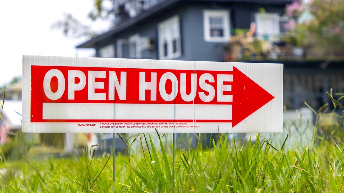30-Year mortgage rate tops 7% as bond yields surge