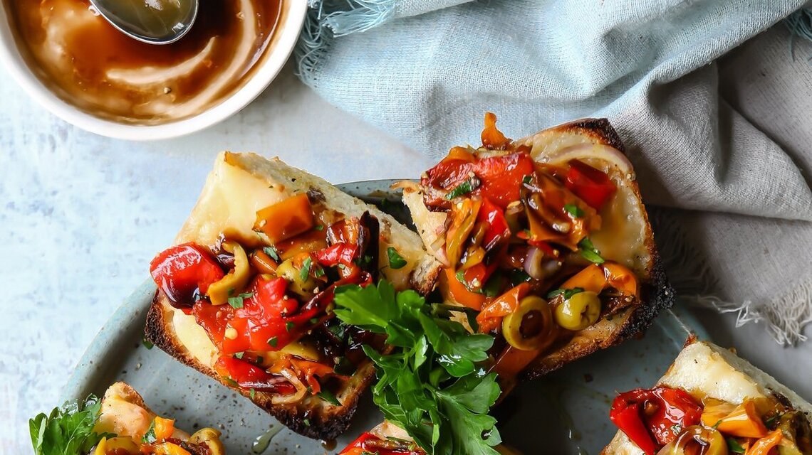 Ereka Vetrini's Recipe Roasted Pepper Bruschetta Is Pure Comfort 