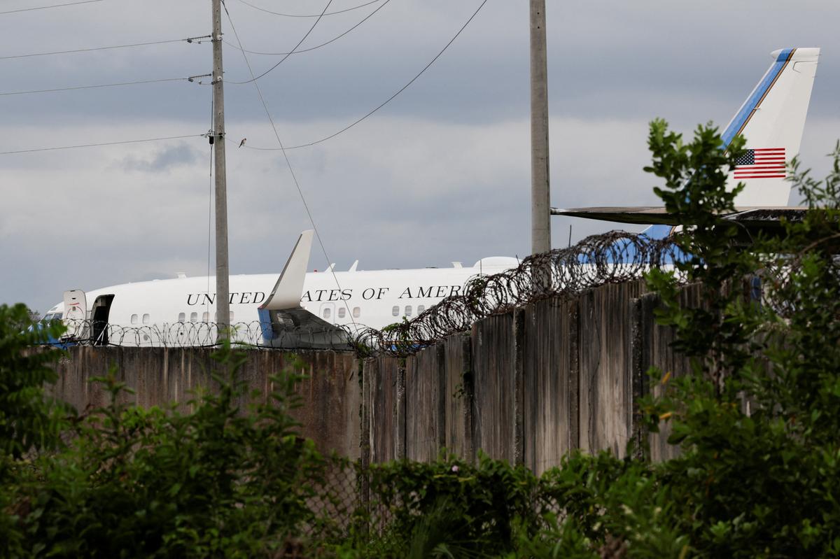 A U.S. government plane sits on the tarmac before departure at Jose Marti International Airport in Havana, Cuba, May 14, 2026. REUTERS/Norlys Perez