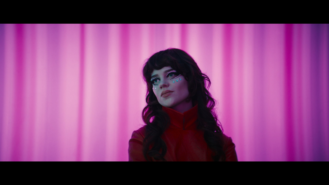 Review: Hot faces fill the erotic thriller 'Her Private Hell,' but the plot is never in focus 